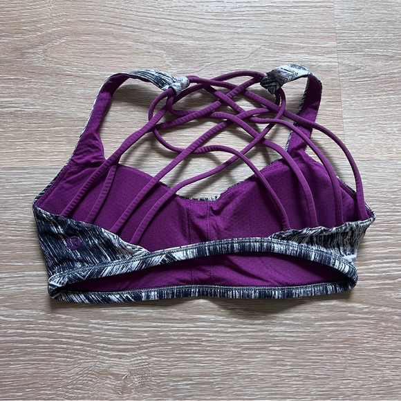 Lululemon sports bra 4 - Picture 2 of 5